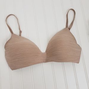 Victorias Secret No Wire Bra Tan Nude Comfy Bra Convertible size 34C